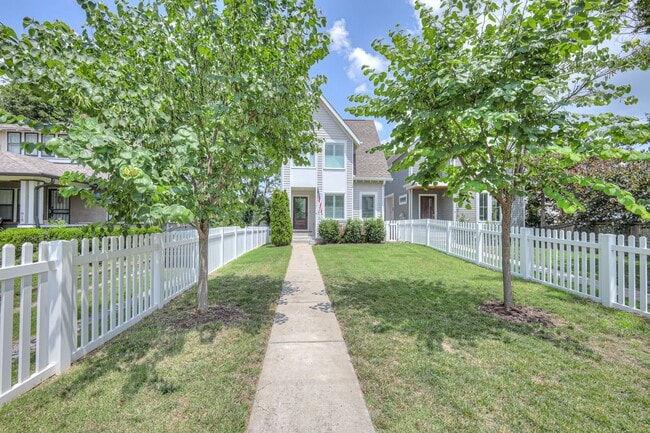 816 Benton Ave