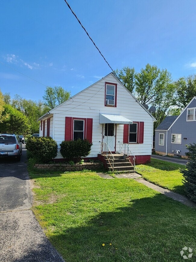Building Photo - 351 E Crystal Lake Ave Rental