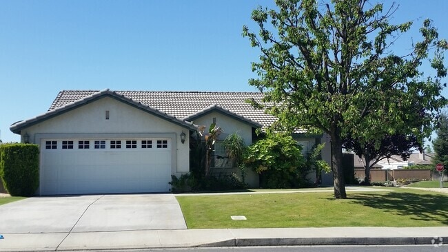 Building Photo - 8315 Mossrock Dr Rental