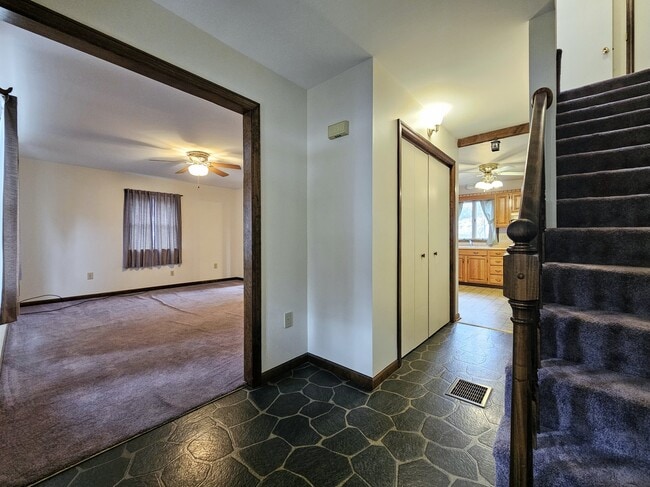 Photo - 474 N Maple St