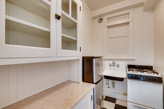 Photo - 1430 Spruce Plz Unit 211