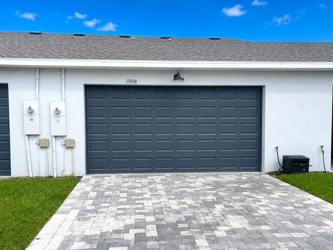 Photo - 1908 Swivel Ln
