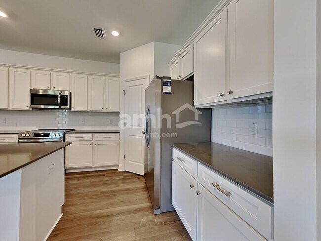 Photo - 563 Plumeria Ln