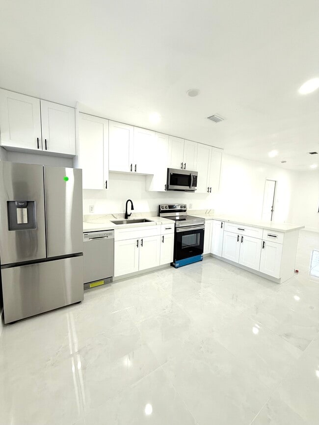 Photo - 209 NW 10th St Unidad 4D