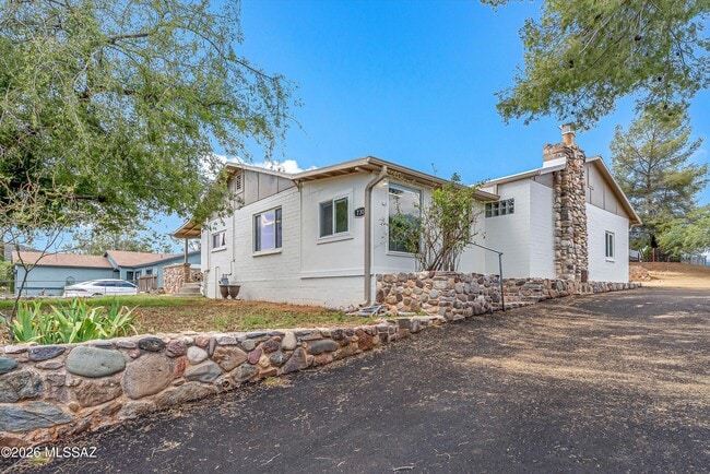 Photo - 730 N Robles Rd