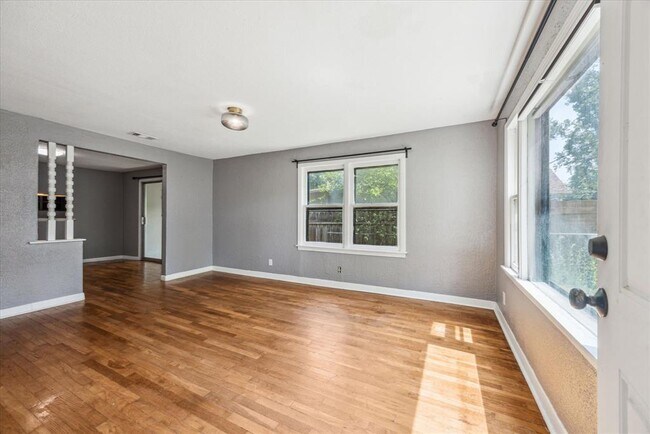 Photo - 1102 Cherico St