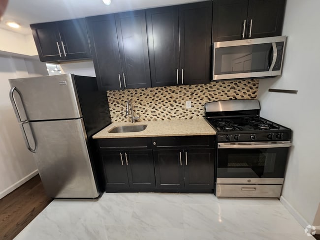 Building Photo - 131 B121st St Rental