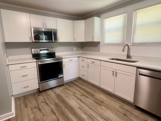 Photo - Three bedroom, 1 bath house in Burlington