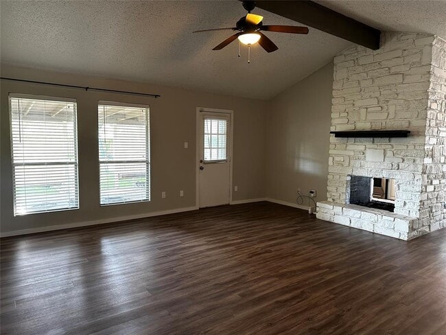 Photo - 504 Suzzane Rd