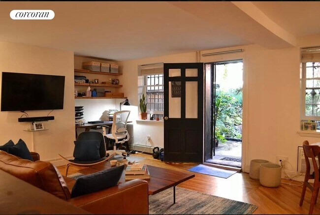 Photo - 443 Pacific St