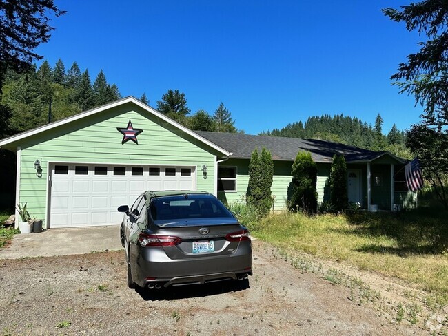 Building Photo - FOUR BEDROOM 2 BATH IN CHELATCHIE Rental