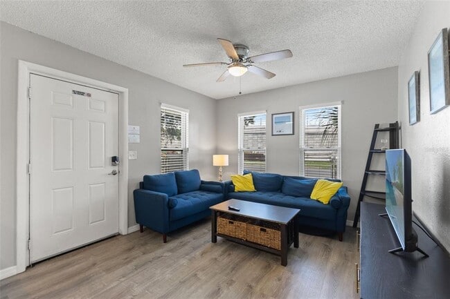 Photo - 923 E 12th Ave