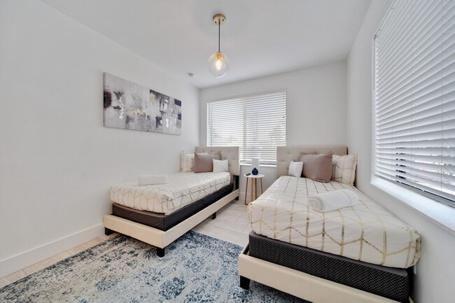 Photo - 1302 SW 22nd Ave Unit ID1388878P