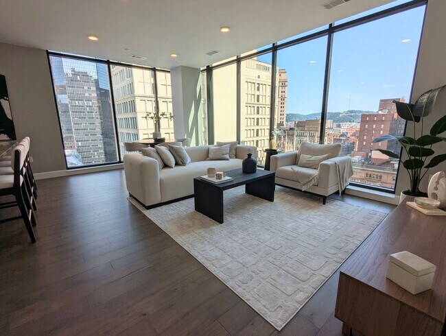 Building Photo - Gorgeous 2 Bedroom 2 Bathroom Downtown Condo