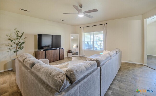 Photo - 1520 Walker Pl Blvd