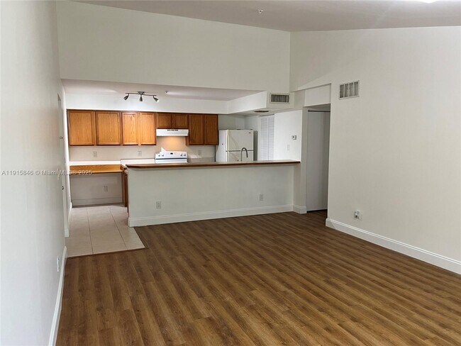 Photo - 9905 Westwood Dr Unit 32-3