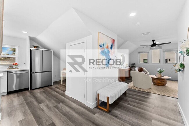 Photo - 832 Desty St Unit 2