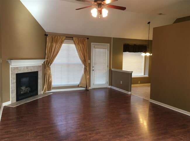 Photo - 10144 Lynham Dr