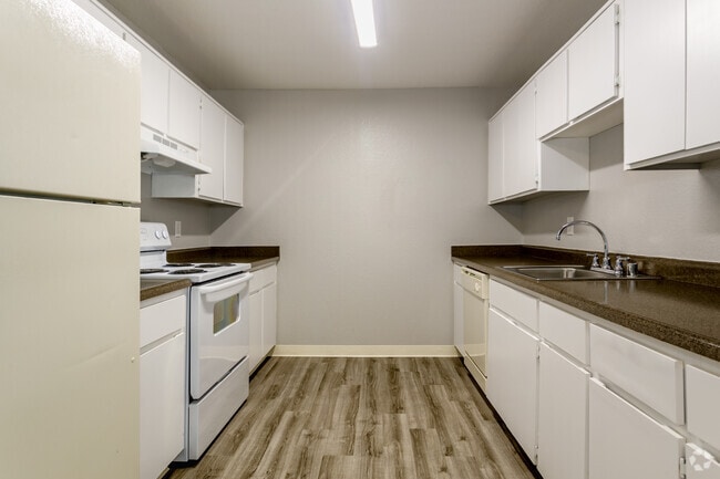 1BR, 1BA - 687SF - Cambridge Park