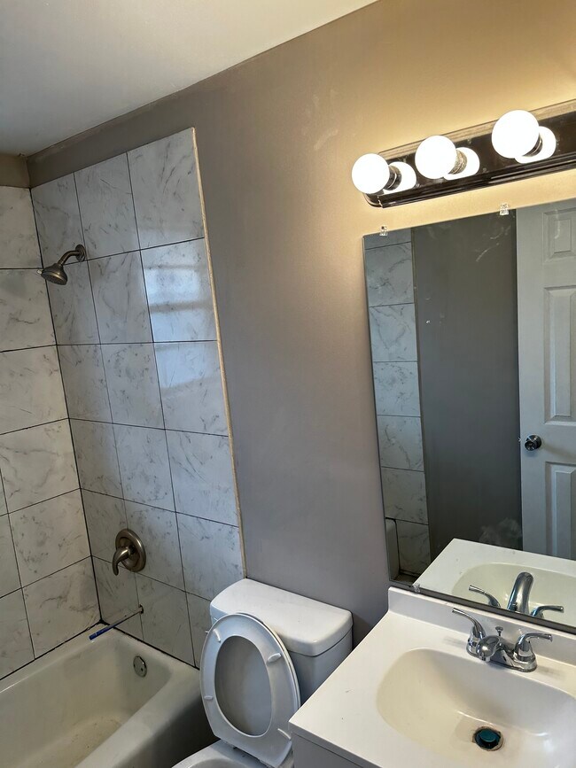 Photo - 1340 Payton St Unit A