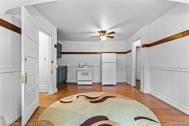 Photo - 2405 3rd Ave