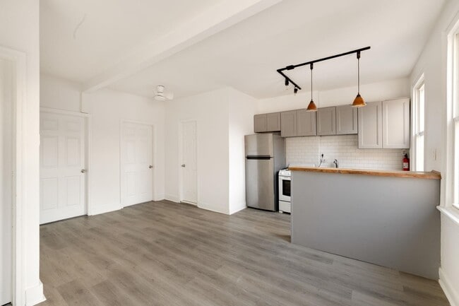 Photo - 169 Halladay St Unit 2