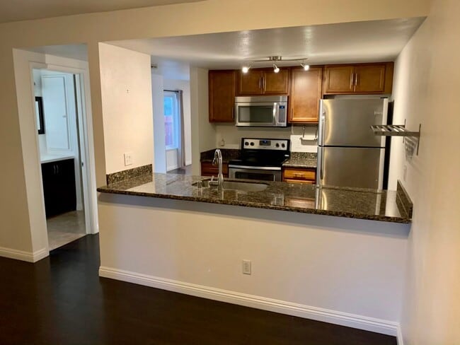 Photo - 2400 Northrop Ave