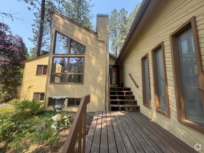 Building Photo - Charming 3 Bed, 3 Bath Home in Spokane Val...
