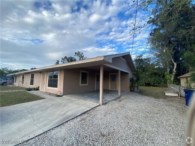 Building Photo - 18477 Iris Rd Rental