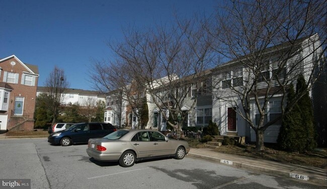 Building Photo - 3340 Hollow Ct