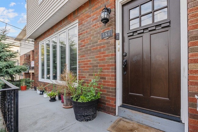 Photo - 180 MCADOO Ave Unit 1