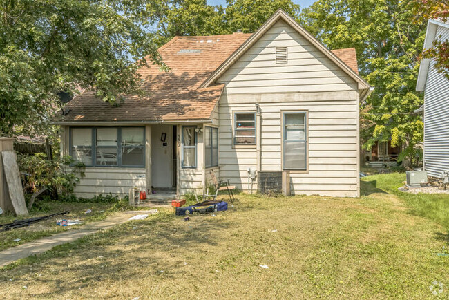 Building Photo - 523 Lucier St Rental