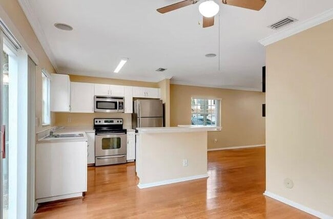 Building Photo - 8678 SW 23rd Ct Rental