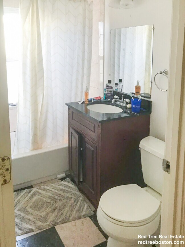 Photo - 28 Linden St Unit 2