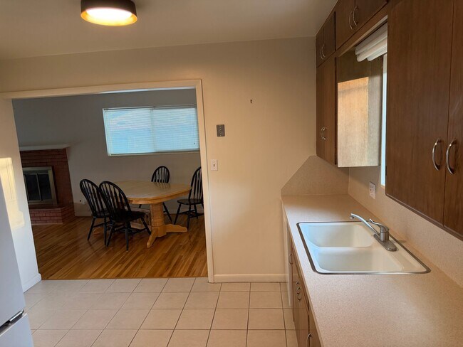 Photo - 3285 N 500 E