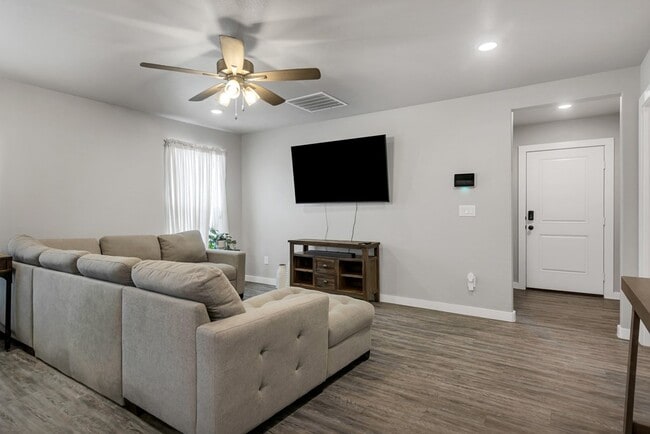 Photo - 2 Maverick Dr