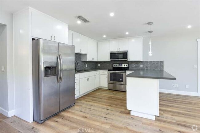 Building Photo - 835 Magarian Rd Rental