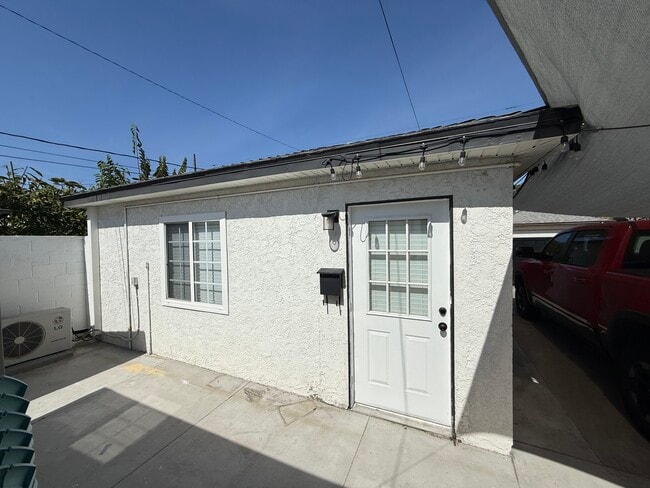 Photo - 9845 Rosecrans Ave Unidad 1bdrm ADU