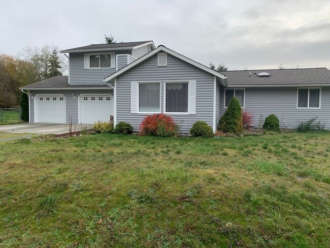 ***PENDING APPLICATIONS***Lovely Home with... - ***PENDING APPLICATIONS***Lovely Home with...