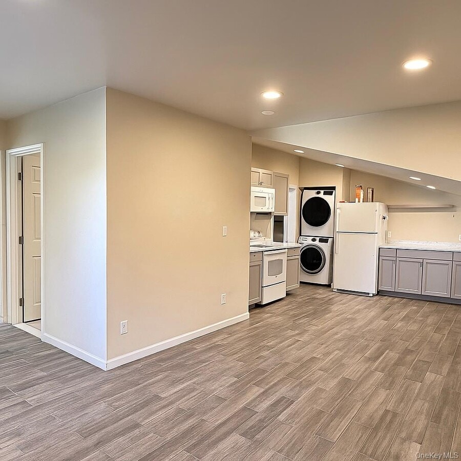 Photo - 11 Webster Ave