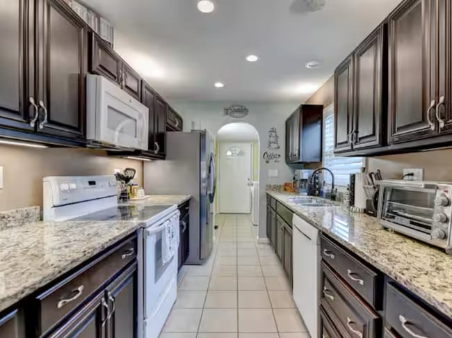 Photo - 2817 Evergreen Pl