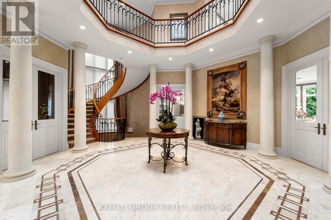 Photo - 39 Rollscourt Dr