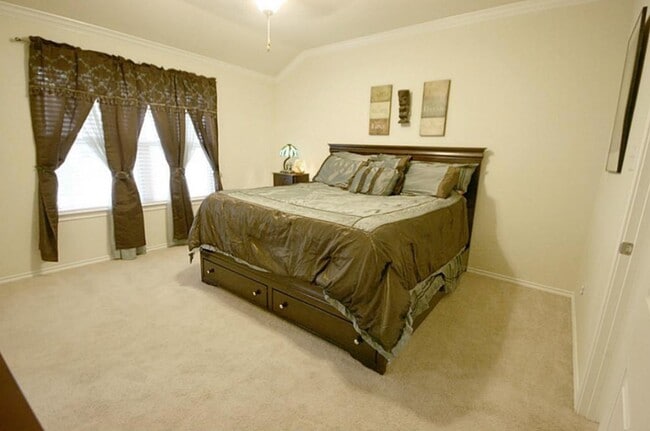 Photo - 24530 Folkstone Cir