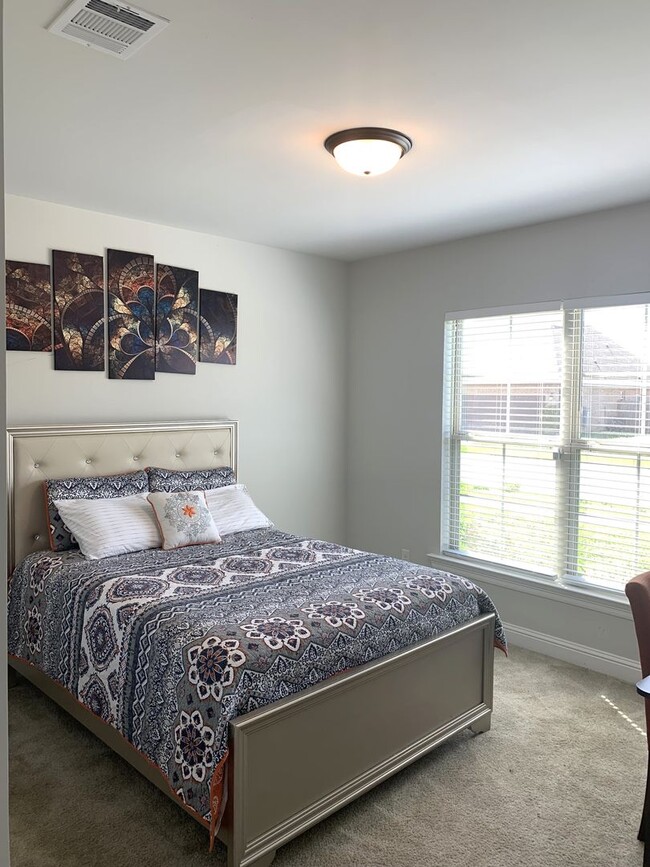 Photo - Beautiful 4 Bedroom 2.5 Bath Available for...