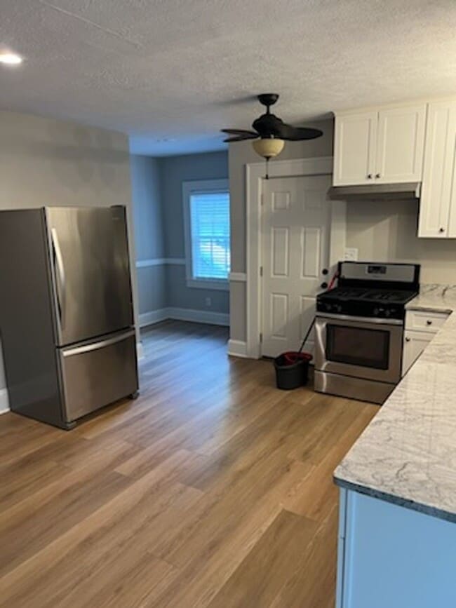 Photo - 670 Ridgewood Ave