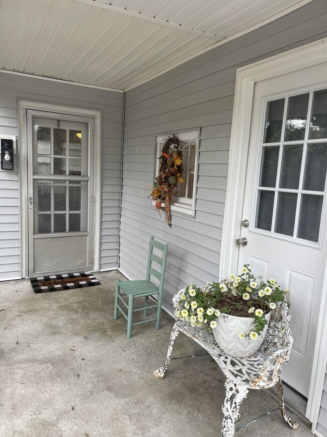Photo - 566 1st Ave N