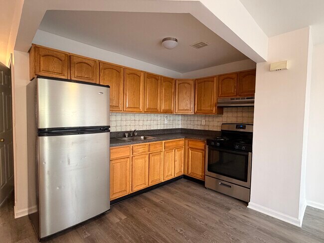 Full Sized Stainless Steel Appliances - 73 Stewart St Unit 2