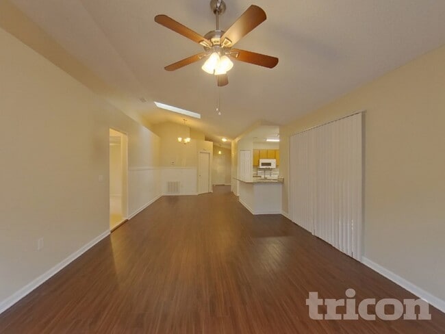 Photo - 1268 Maximilian St