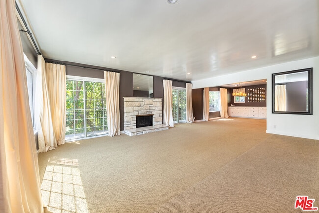 Photo - 503 N Greencraig Rd