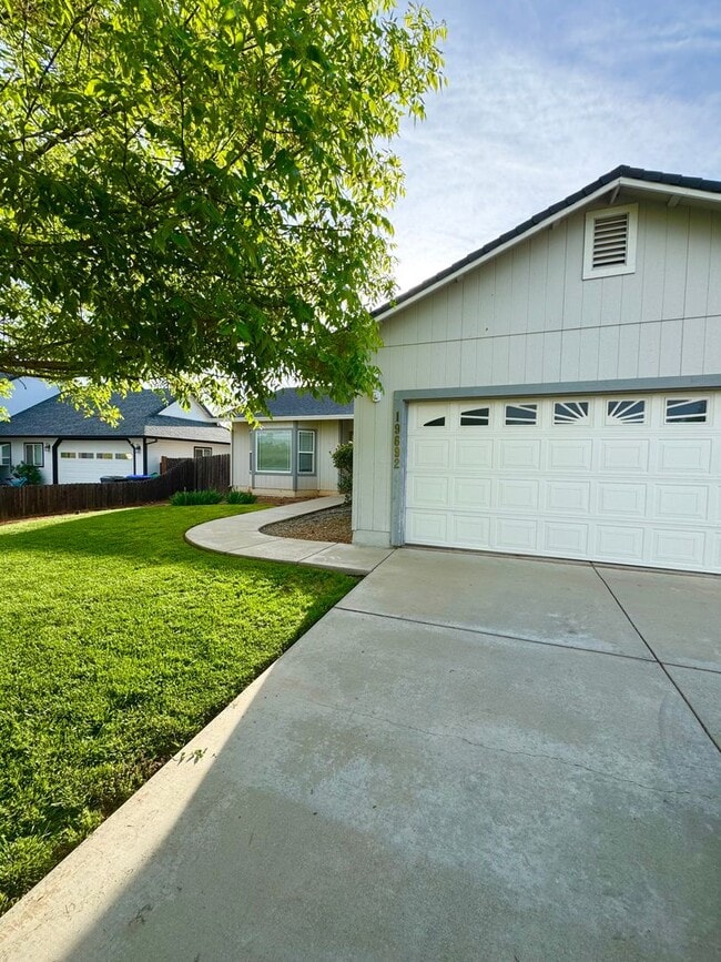 Photo - Lovely Home in Cottonwood!! (Lake California/Privately Gated Community)